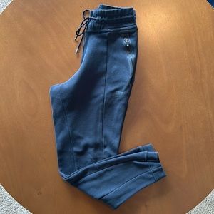 Women’s Nike sportswear tech fleece pant front leg seams slim fit size XS black